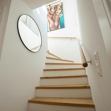 וינה Orestaliving - Penthouse With Designer Renovation מראה חיצוני תמונה