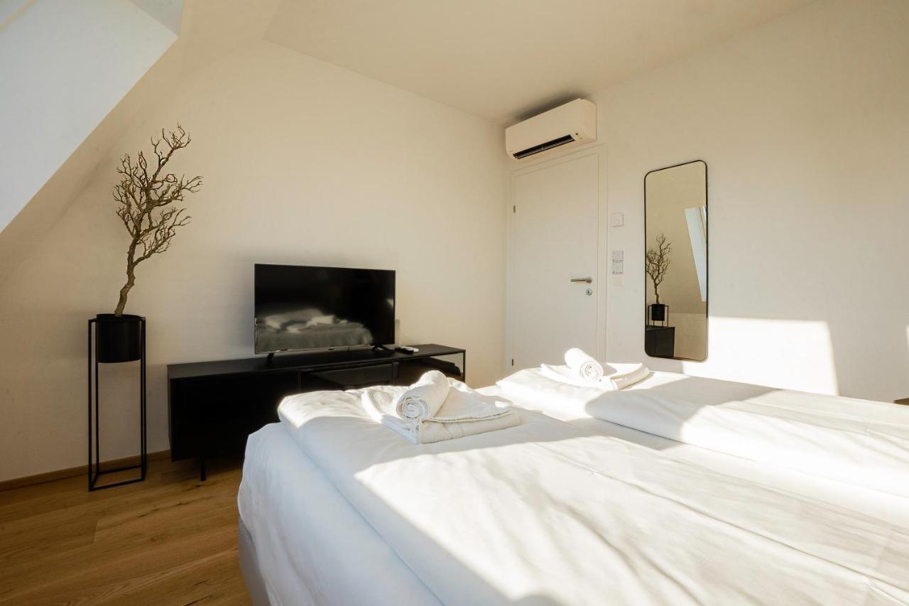 וינה Orestaliving - Penthouse With Designer Renovation מראה חיצוני תמונה