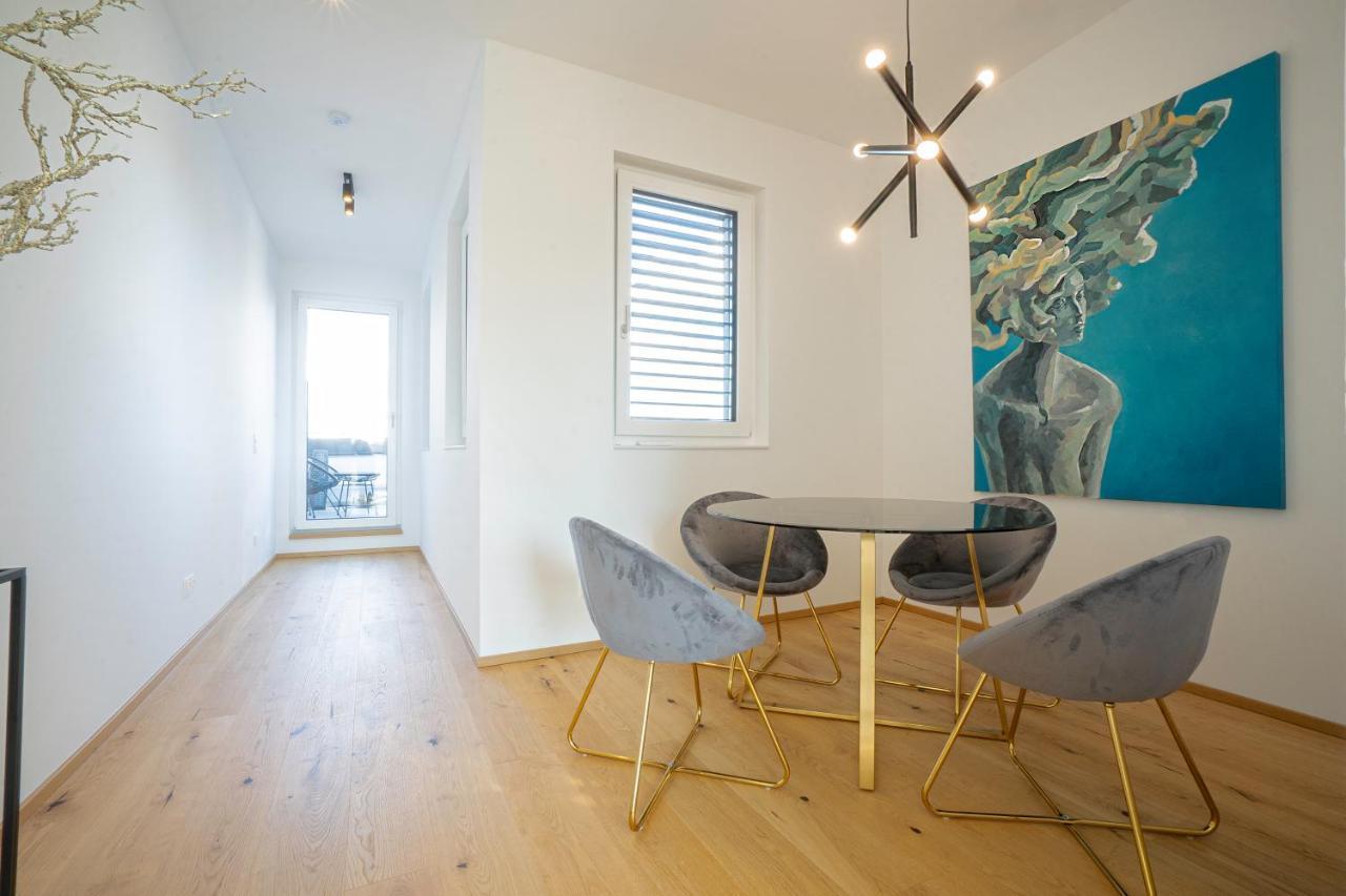 וינה Orestaliving - Penthouse With Designer Renovation מראה חיצוני תמונה
