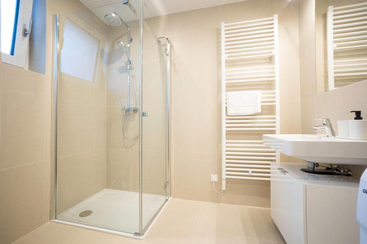 וינה Orestaliving - Penthouse With Designer Renovation מראה חיצוני תמונה